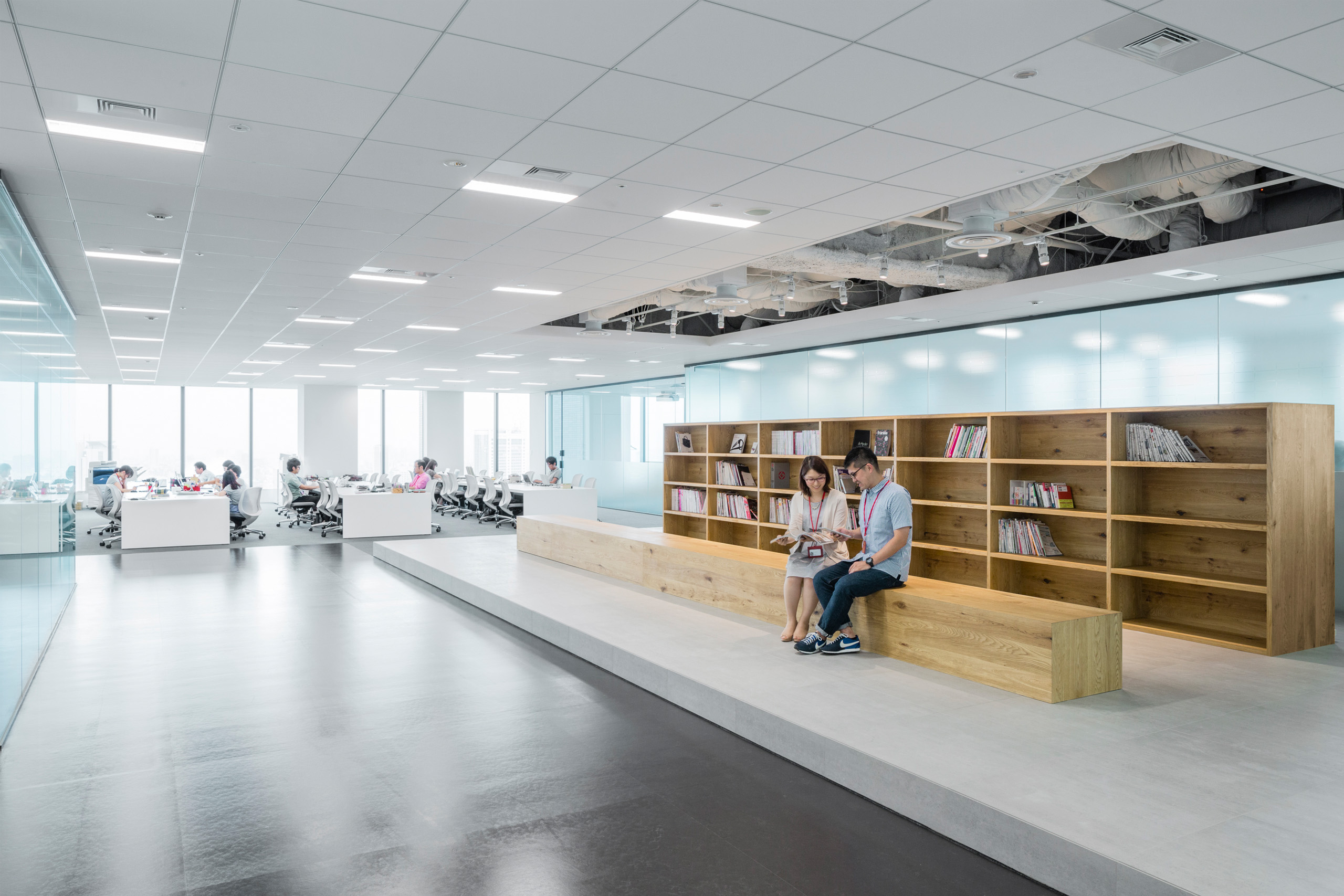 画像:JINS Magnifying OPEN SPACE