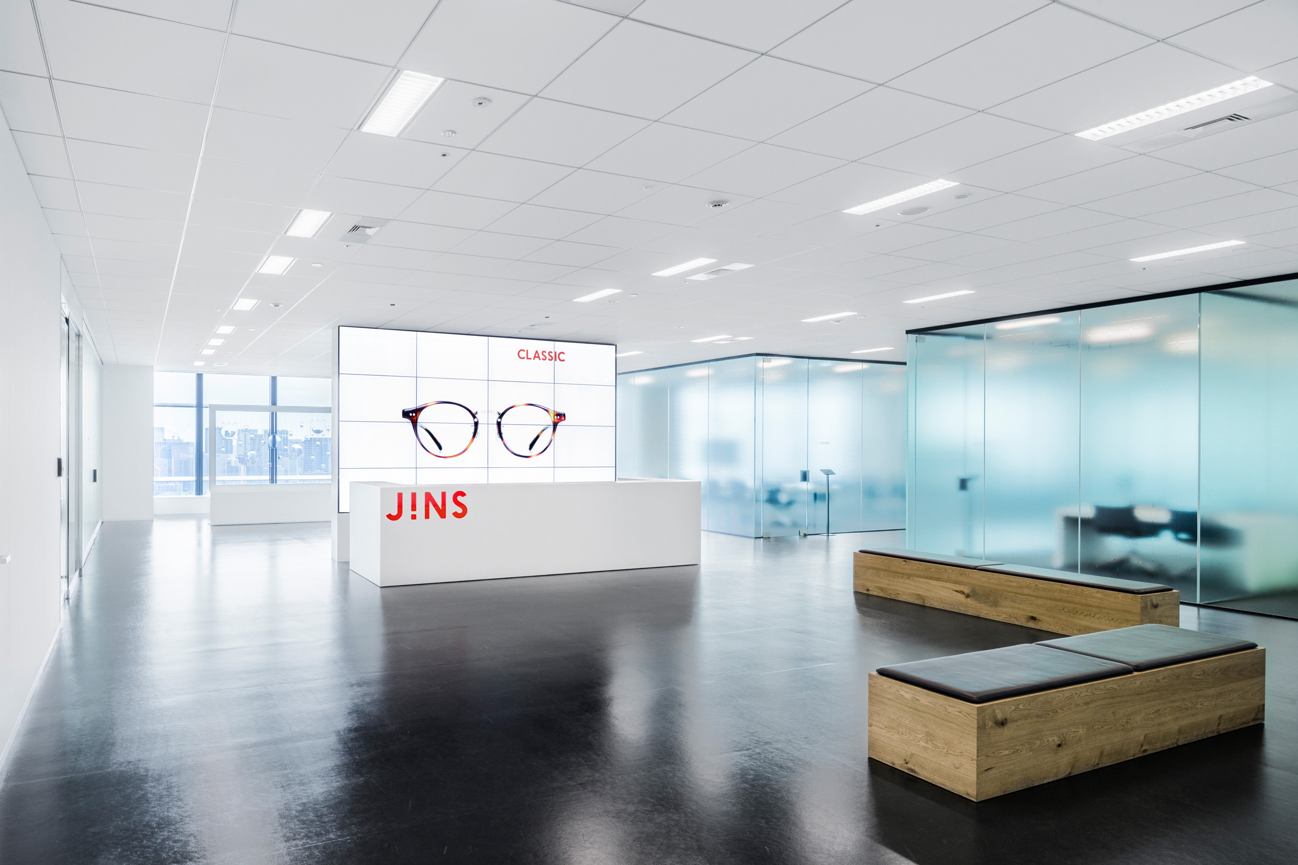画像:JINS Magnifying OPEN SPACE