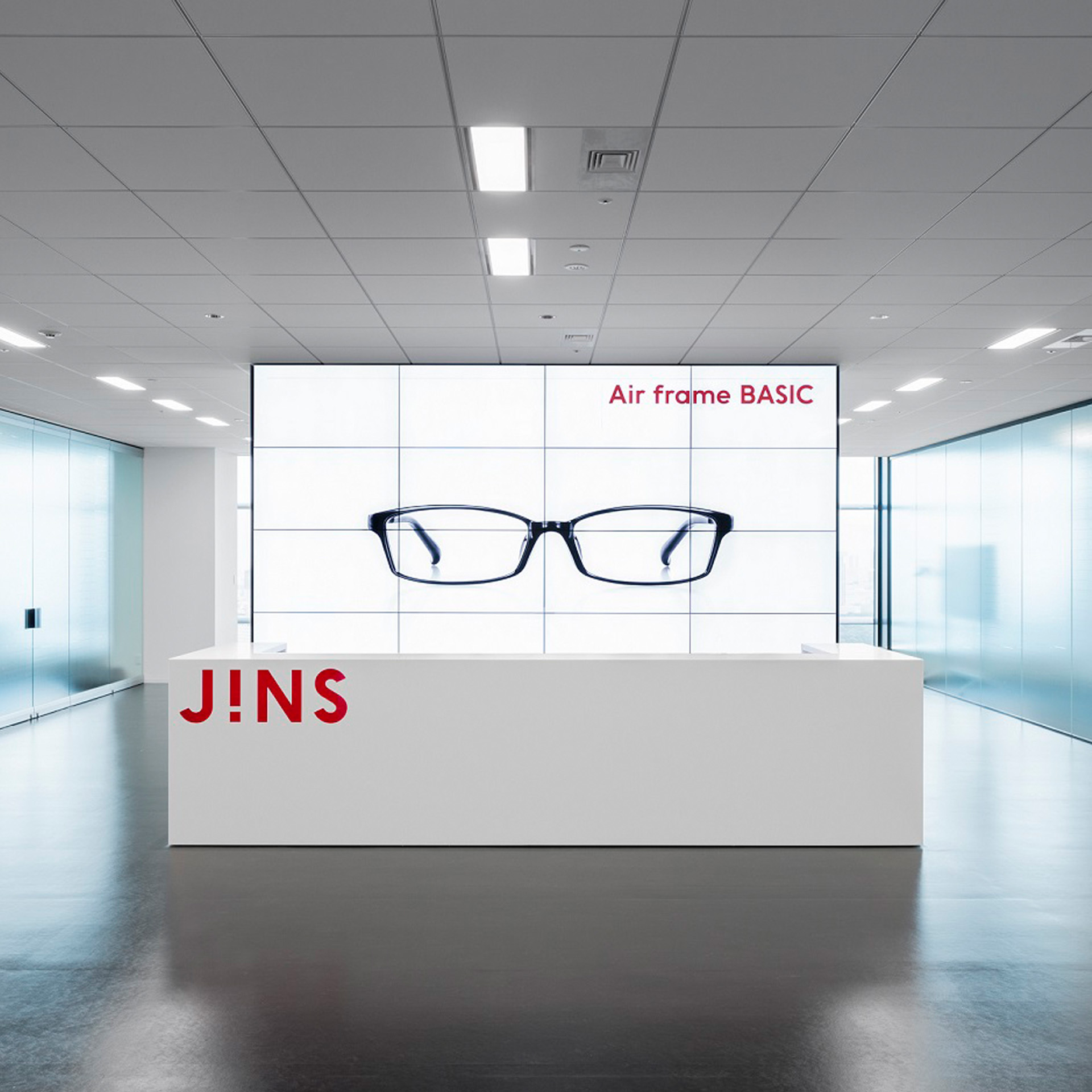 画像:JINS Magnifying OPEN SPACE