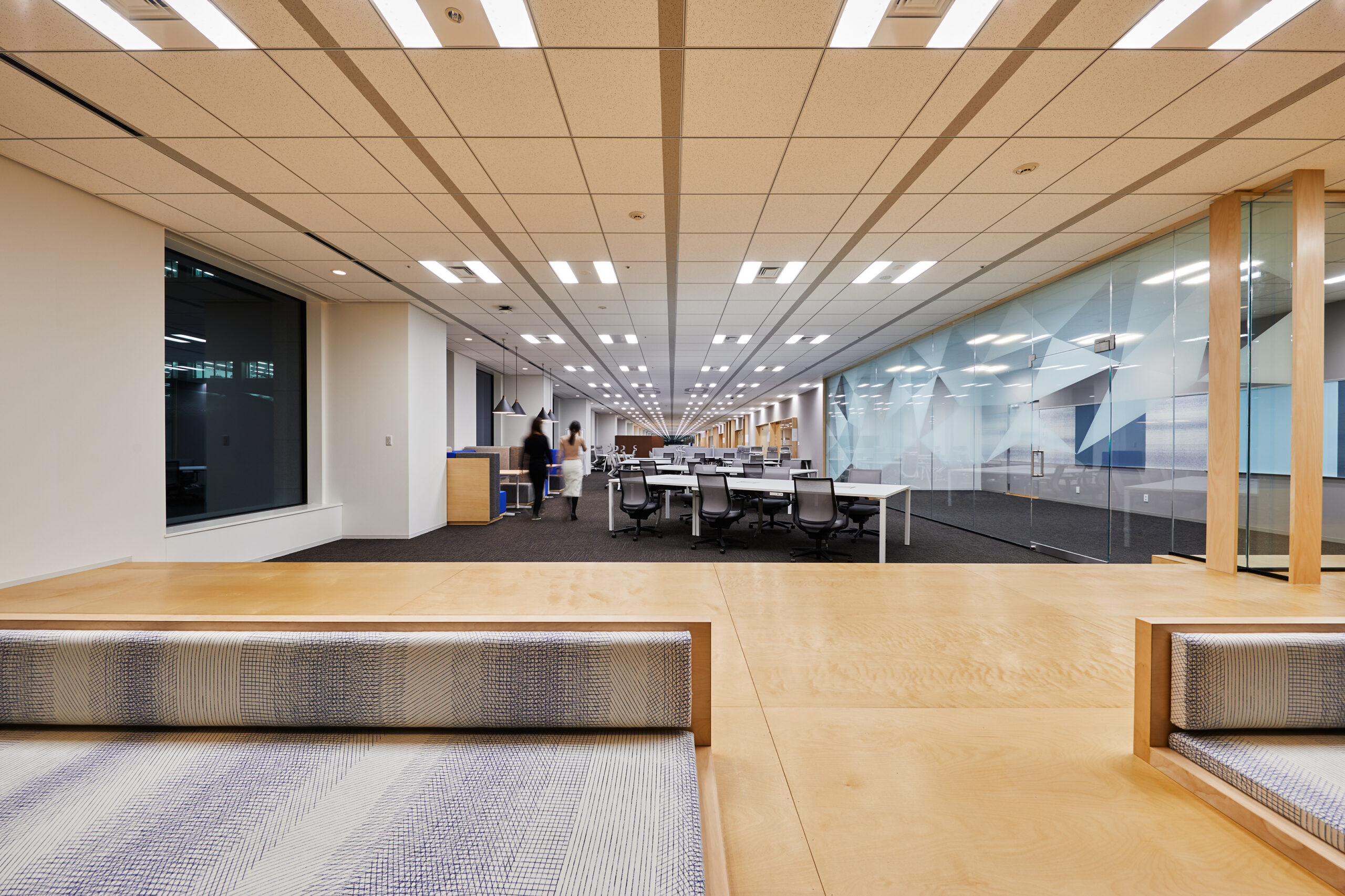 画像:BroadBand Tower 5G Workplace