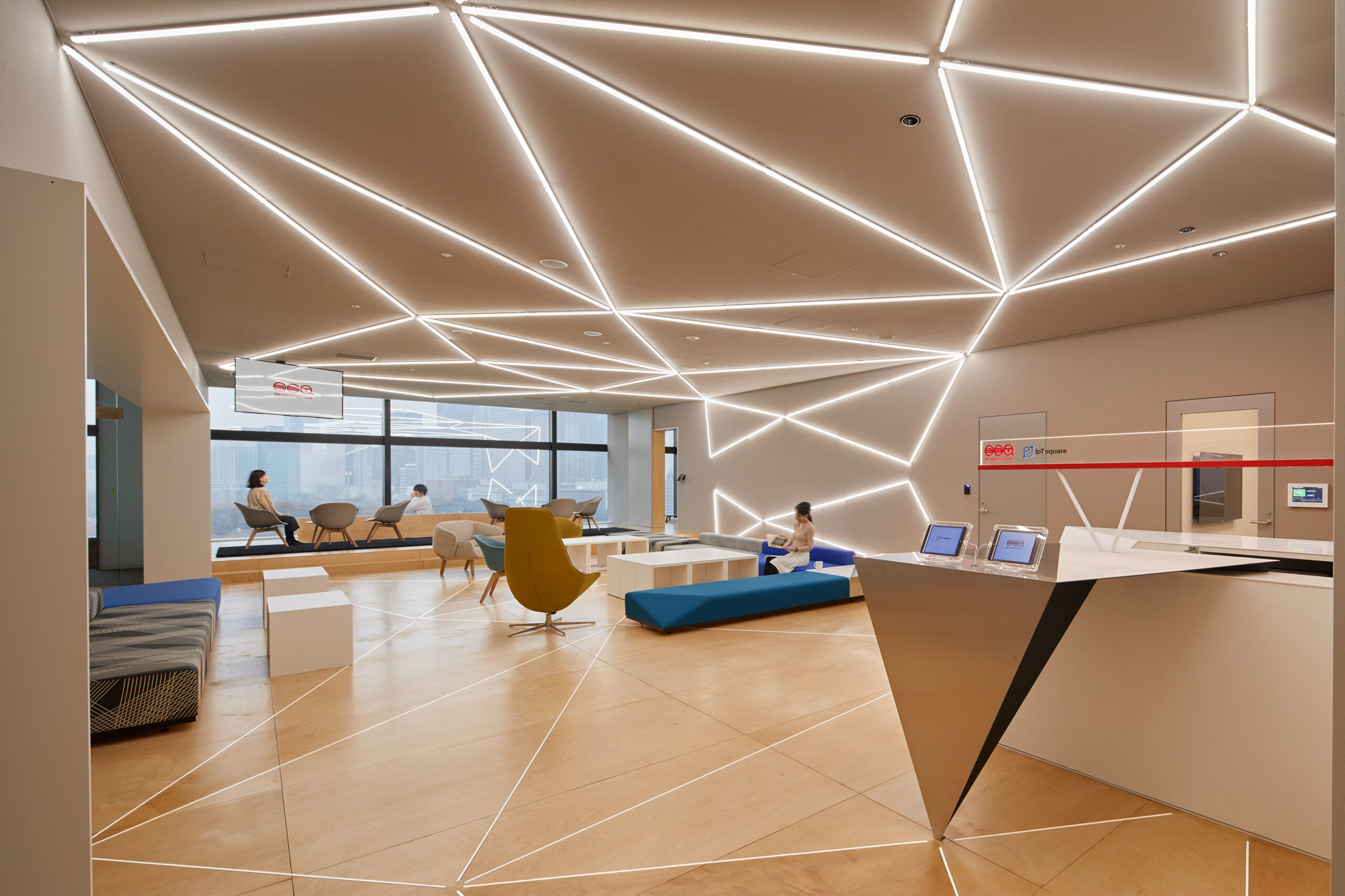 画像:BroadBand Tower 5G Workplace